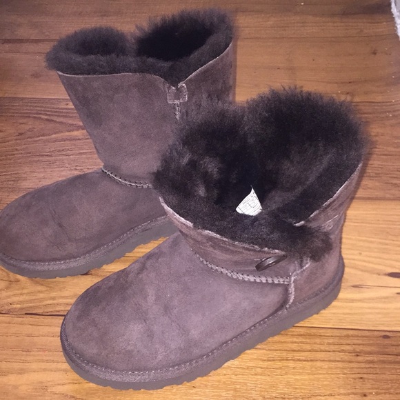 Chocolate brown UGGS(little girl3) - Picture 3 of 8